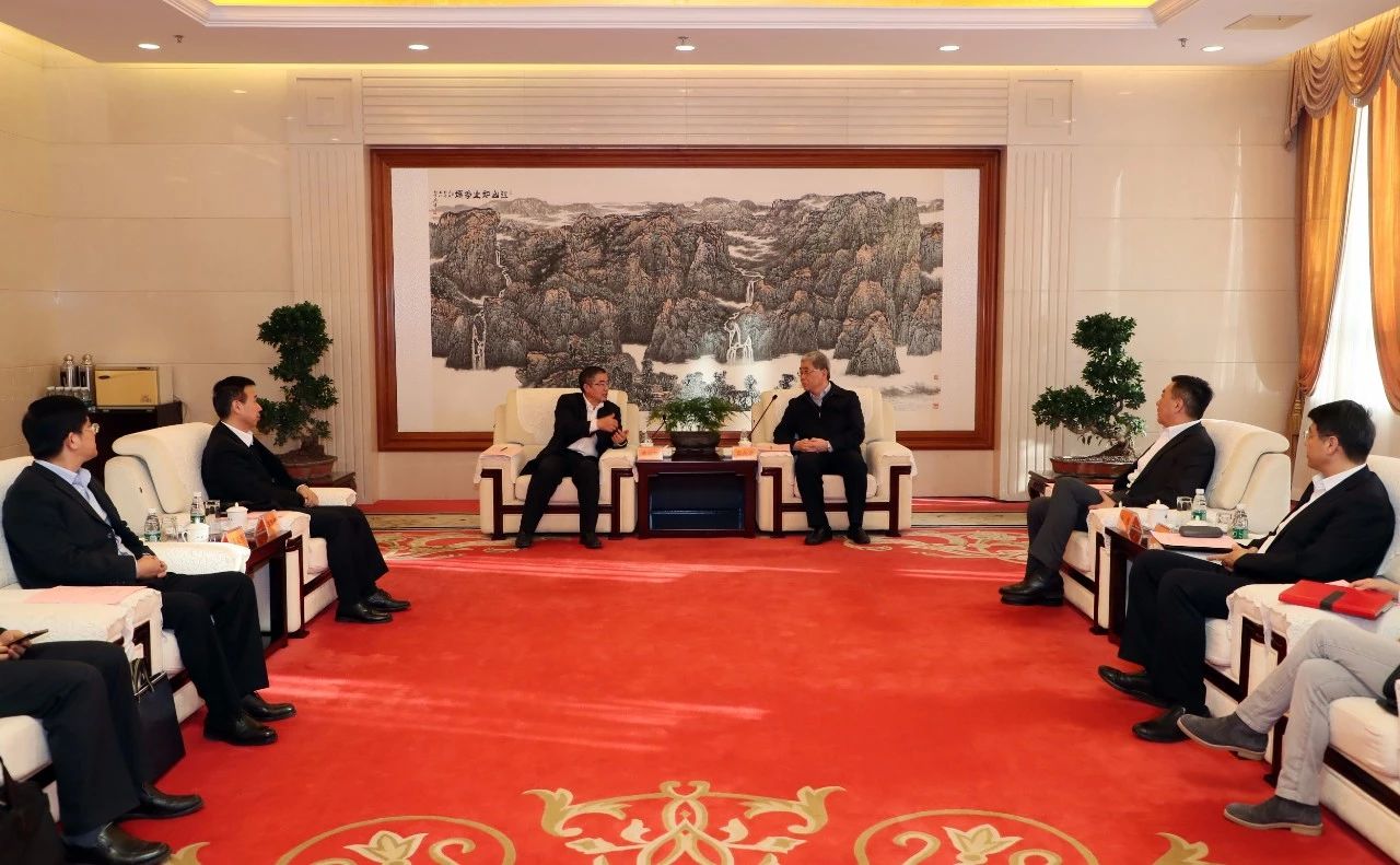 雷凡培會見中國船級社黨委副書記、總裁莫鑒輝一行