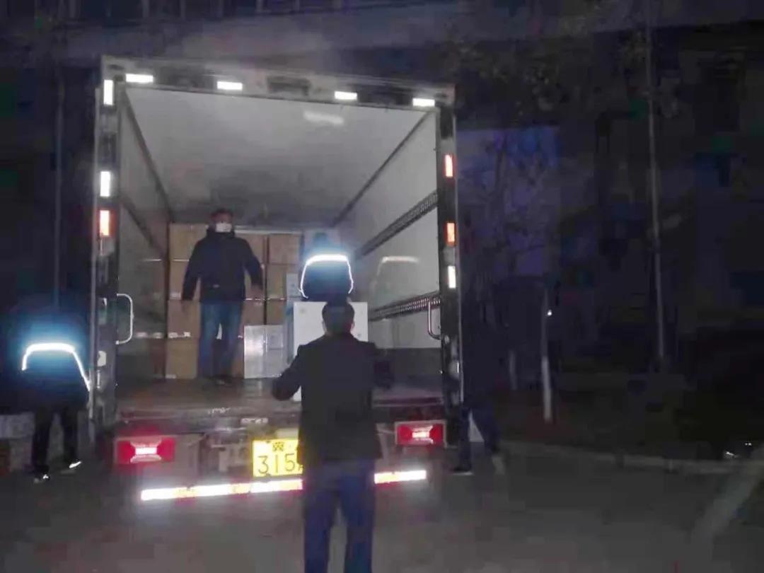 這樣深夜連續作業，已堅持了多日